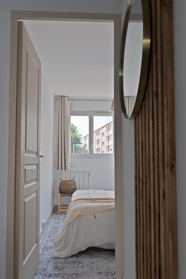 Appartement Spacieux 1 Chambre Parking Gratuit Βαλένς Εξωτερικό φωτογραφία